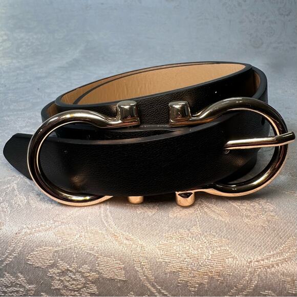 LP Blue Linea Pelle Black Faux Leather Belt Gold Buckle Size Small 40.5 inch - Picture 3 of 7